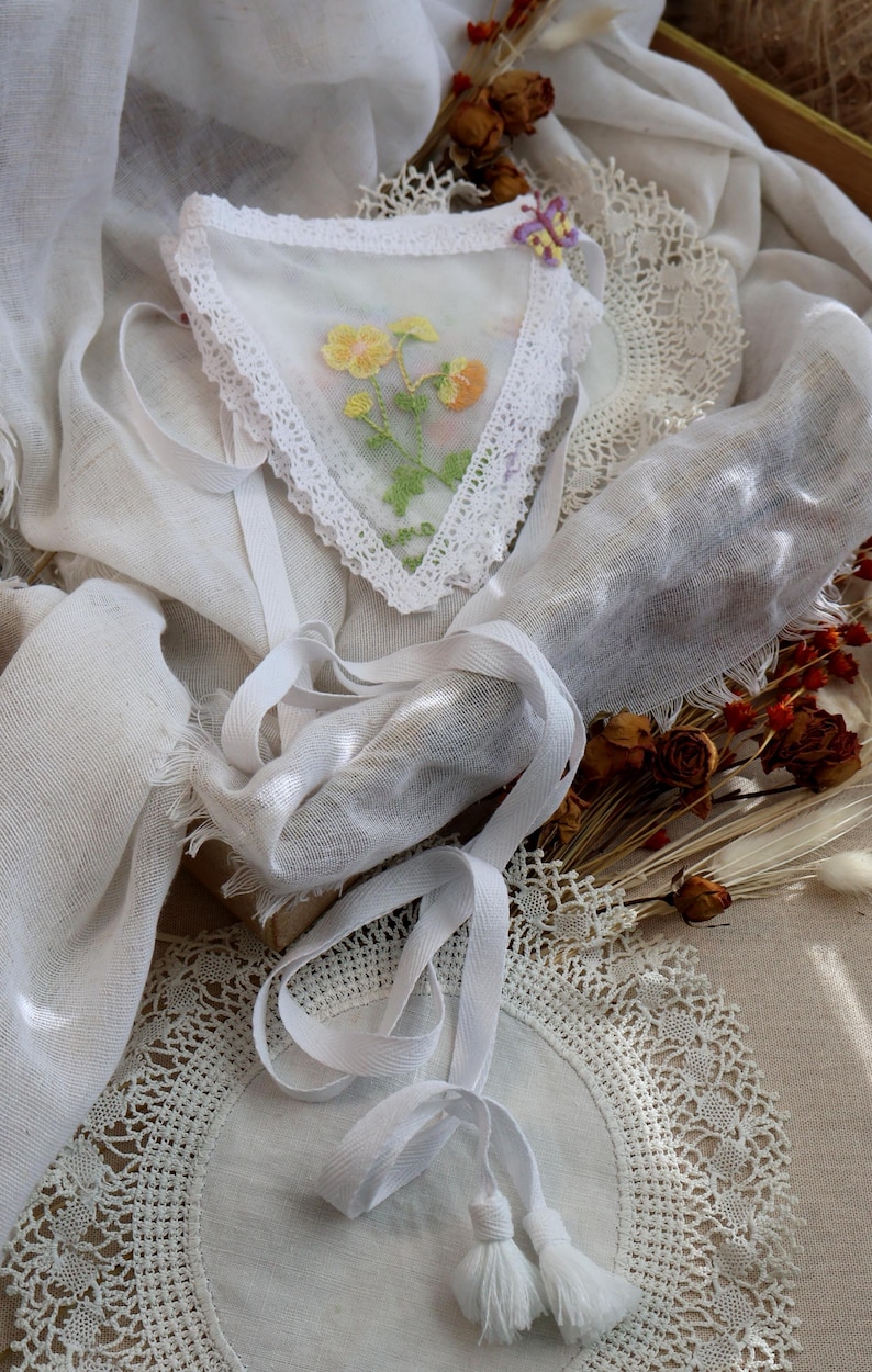 Flowers Embroidery Garland, Tulle Bunting Banner, Nursery and Kids Room Decor, Baby Shower Girl Boy Gift White