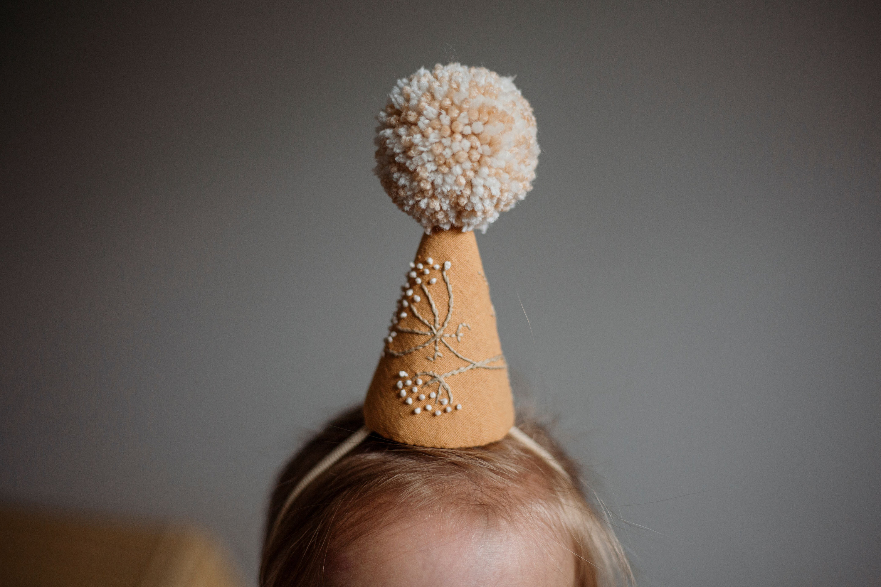 帽子 KruhitkaLove / Party Hat KruhitkaLove / Party Hat with embroidery - I