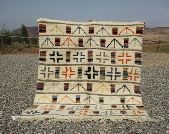 Handcrafted Berber Beni Ourain Rug for bedroom, Custom Moroccan Rugs for Living Room