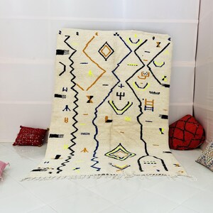 Azilal Moroccan Rug, Handmade azilal Rug, Authentic Moroccan Rug, Abstract Berber Rug, multicolor Wool Rug, Sheep Wool Rug, Bohemian Rug.