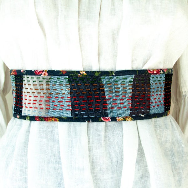 Ceinture large Boro Upcycled Denim Patchwork Broderie à la main Artisan Boho Hippie Gipsy Grunge Multicolore Tissu Femme Ceinture en tissu Tissu en coton