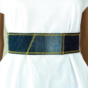 Brett bälte Återvunnet denimlappverk Hantverksmässigt boho hippie zigenare grunge tygbälte för kvinnor gult broderi marinblått