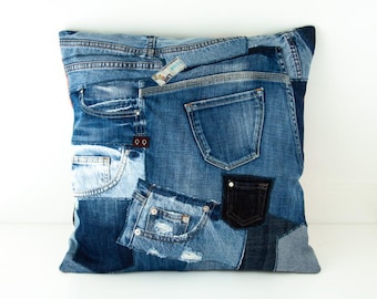 Funda de cojín de patchwork de mezclilla reciclada con bolsillos, almohada decorativa de diseño artesanal, estilo bohemio ecléctico para el hogar.
