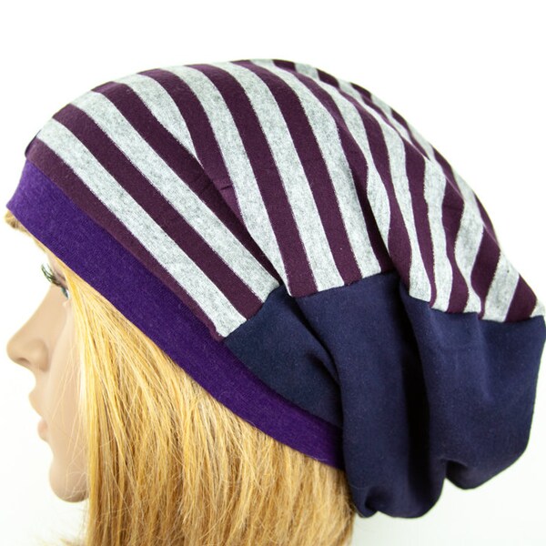Bonnet Tissu jersey de coton recyclé à rayures longues surdimensionné unisexe ample et léger, bonnet casquette bohème hippie multicolore bleu violet gris
