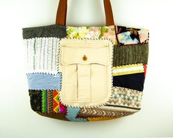 Umhängetasche Buntes Patchwork Multicolor Hand genähte Patchwork Top Henkel Tasche Upcycled Stofftasche Boho Hippie Artis Tasche