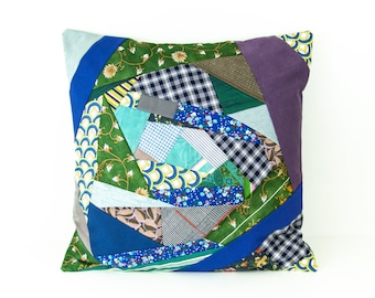 Funda de cojín de tela reciclada con patchwork loco de algodón y viscosa, almohada decorativa artesanal de diseñador para decoración del hogar, estilo bohemio ecléctico, gama azul