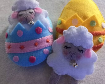 Pecorelle nell'ovetto decorazioni pasquali