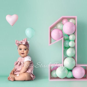 デジタル1歳の誕生日の背景写真女の子の背景誕生日のお祝いに赤ちゃんの写真を挿入