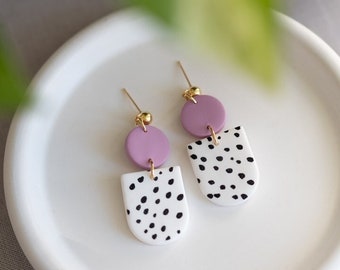 Boucles d’oreilles en argile polymère | JETTE | Boucles d'oreilles en argile | Boucles d’oreilles déclaration | fait à la main | pointillé blanc | Cadeau petite amie | Des boucles d'oreilles