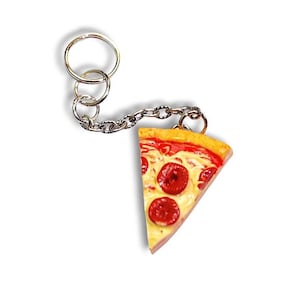Pepperoni Pizza Keychain – Personalized Pizza Charm for Foodies – Mini Food Accessories