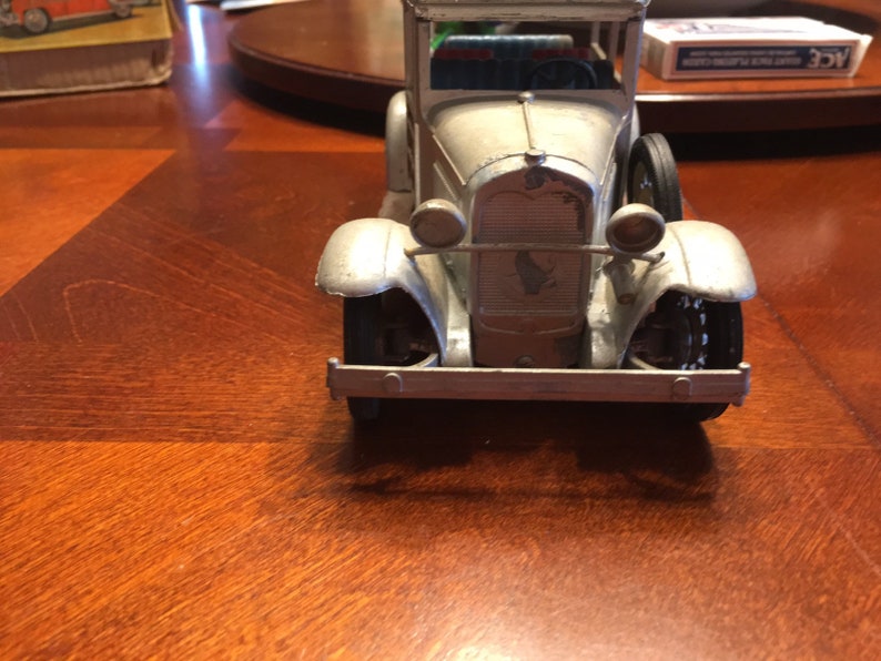 Hubley Metal Display Antique Car