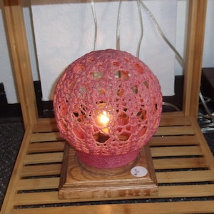 6 &quot; Rose Crocheted Table Top Orb Lamp