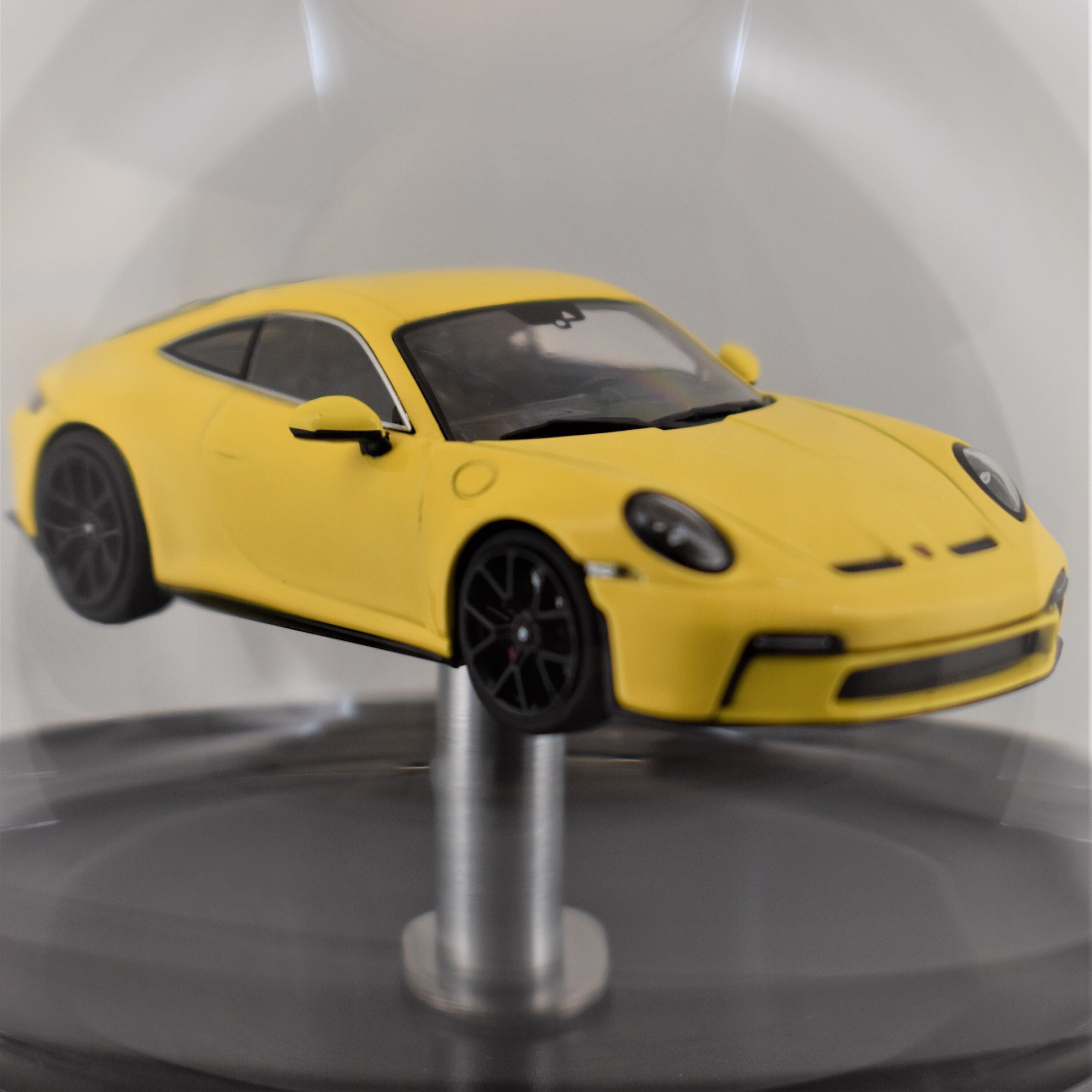 新品 1/43 ミニチャンプス ポルシェ 911 GT3 ツーリング イエロー