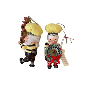 Hershey’s Chocolate Elf Baker Ornaments Year 2000 And Holding Wreath