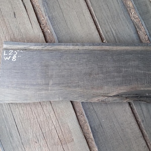 25 ""Live Edge Bog Oak Planke, schwarze Eiche Servierbrett."