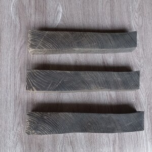 Ämnen i ek: Black River Morta, träbearbetningsmaterial (25 x 4,7 x 4,6 cm)