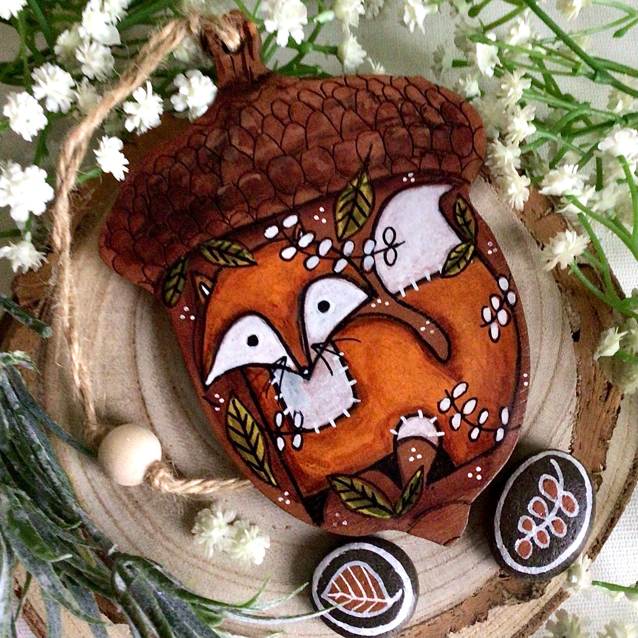 Hand Painted Wooden Fox Decoration and Mini Pebbles. Lovely