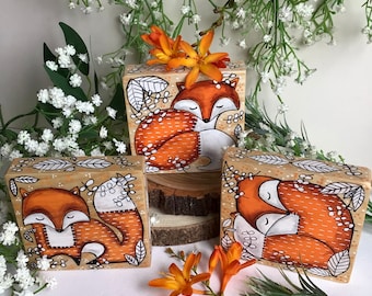 Beautiful hand painted wooden Fox blocks. Lovely handmade gift made from Scottish hardwood. Lovely autumn Halloween decor for nature lovers.