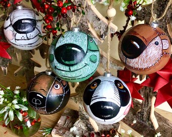 手描きのチャビーベアツリーボール。美しい冬のクリスマスツリーデコレーションギフト。パンダ、シロクマ、ブラウン、サン＆エンドウクマのクリスマスオーナメント