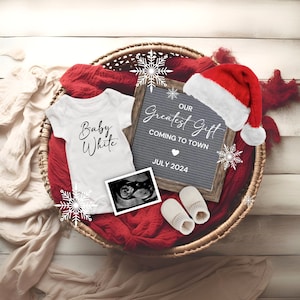 Anuncio de embarazo de Navidad digital, tablero de cartas de embarazo de redes sociales de Santa Baby, noticias más maravillosas, nuestro mejor regalo plano