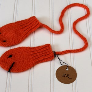 Goldfish Baby/Toddler Thumbless/Seamless Mittens/Orange Merino