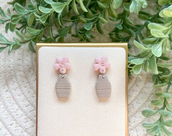 Dangly flower earrings . Dangle earrings . Lightweight clay earrings . Pink flower earrings. Boho clay earrings . Drop earrings . Gift idea