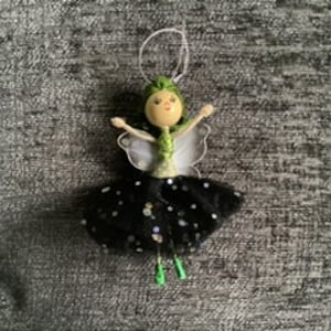 Hängende BlumenFee Puppendekoration.