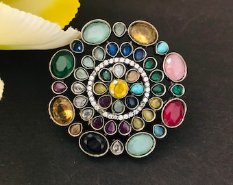 Anillo de plata oxidada Navratan: joyería tribal india multicolor