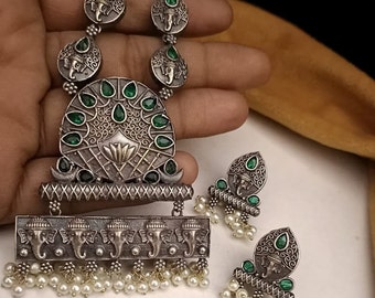 Oxidized Silver Tribal Necklace: Green Stone Amrapali Style