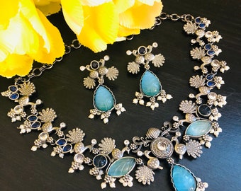 Geoxideerde Duitse zilveren ketting en oorbellen: handgesneden tribale sieraden