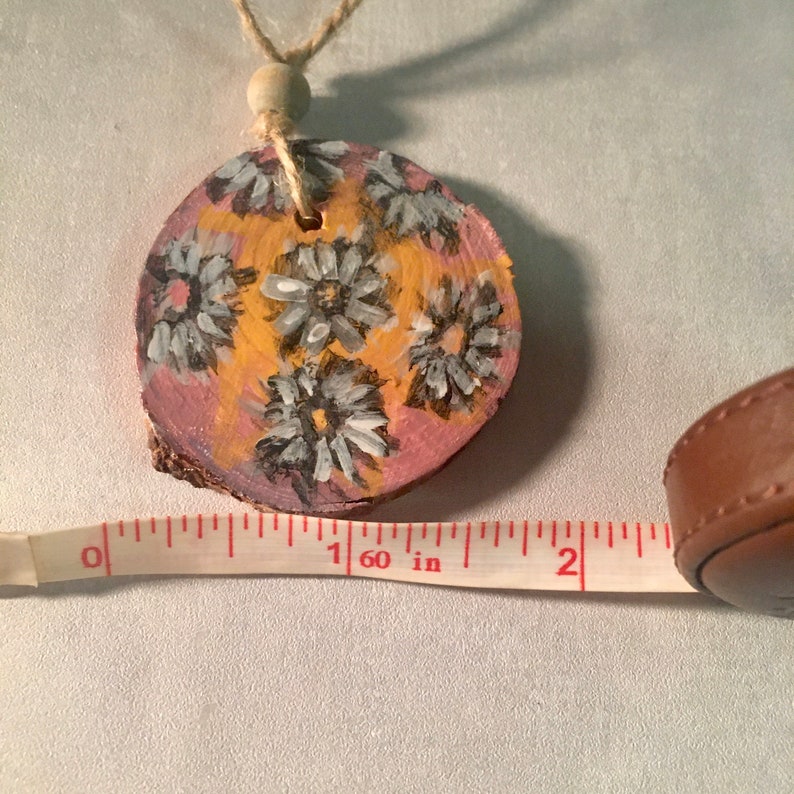 Summer daisy small wooden ornament hand painted round wood slice tied with twine decor for room-wall-tree gift Christmas