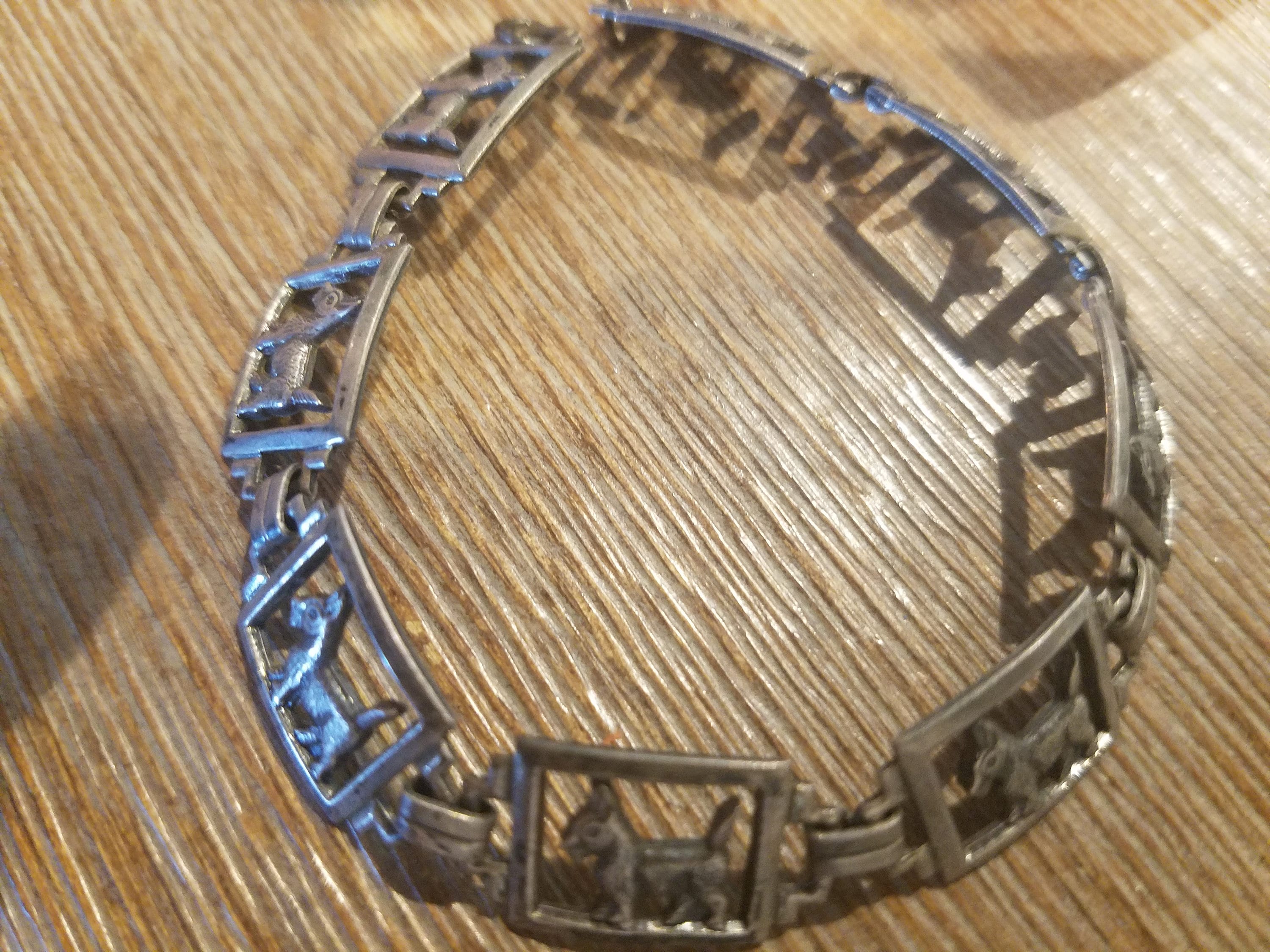 Bracelet Ancien Avec Breloque Chien Terrier Écossais - Longueur 19 Cm, Métal Argenté - Occasion