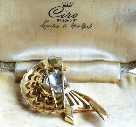 CIRO Art Deco 9ct Gold Plated Fur Dress Clip ~ Pa… - image 6