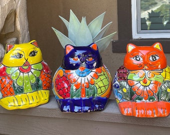 Talavera FAT CAT Planter so cut with a lot personality love variety of colors cat 8.6X 10”small size the planter is on the back sides