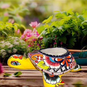 Talavera Sea Turtle Planter: Hand-Painted Outdoor Garden Decor