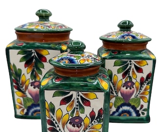 Juego de 3 botes con diseño floral fondo verde pintados a mano.