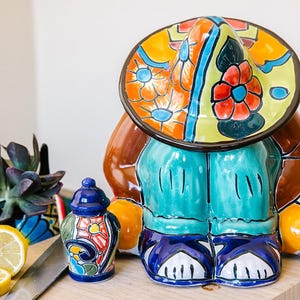 Ponchito Canister Tarro de galletas de Talavera Mexicana Panchito el sombrero se quita, Ideal para guardar galletas, dulces