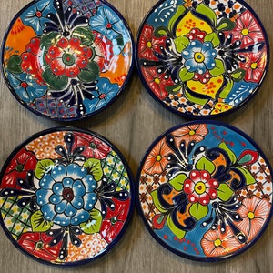 Teller-Set von 4 - 8 ”Taverabeschönes handgemaltes einzigartiges Design