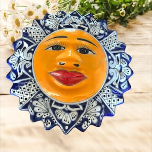 Decorazione murale Talavera Sun extra large: fiamme gialle, blu e bianche (21,5&quot;)