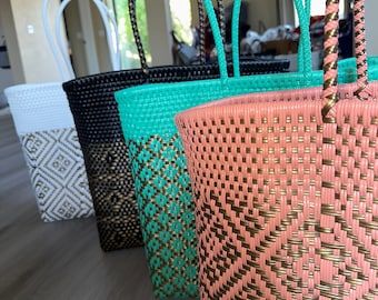 Ręcznie tkana torba z recyklingowanego plastiku w stylu meksykańskim: bardzo duża torba plażowa w stylu boho