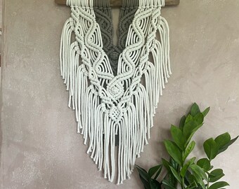 Tapiz de pared de macramé hecho a mano: decoración bohemia para el hogar con madera flotante
