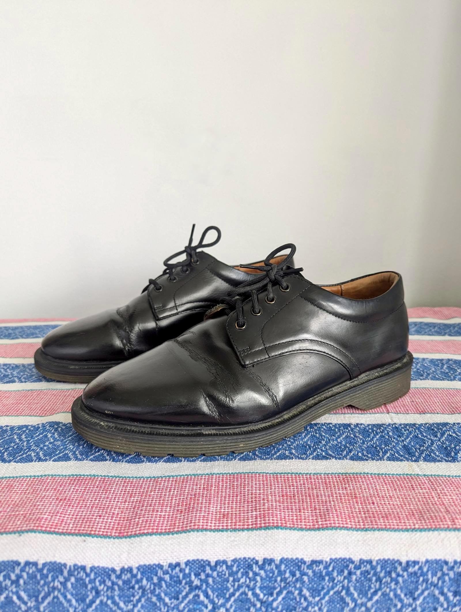 Vintage Solovair Black Leather Shoes - Men's Size 9, Made in England