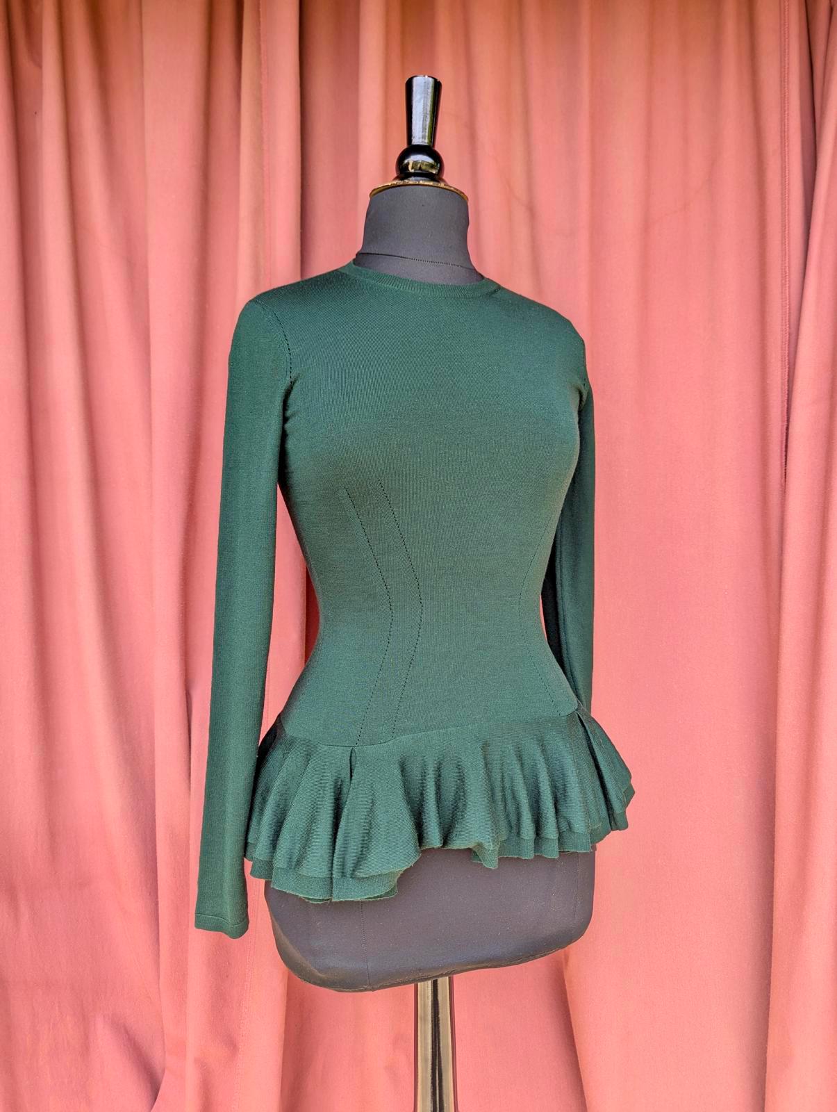 アレキサンダー・マックイーン ペプラムニットトップ – XS