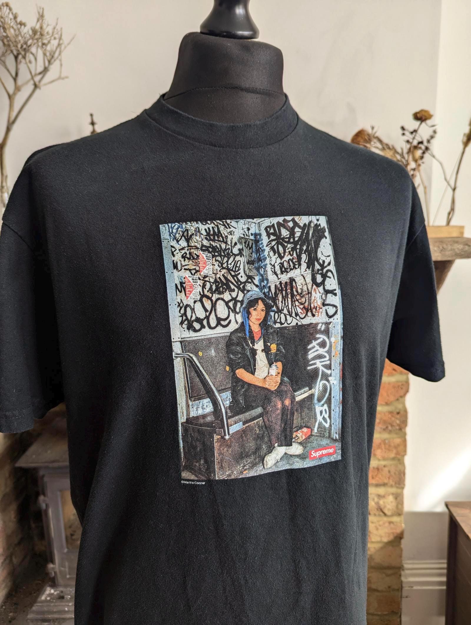 Supreme × Martha Cooper / Photo L/S-Tee il_fullxfull.6363624443_q0dn.jpg