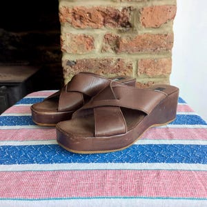 Y2K Vintage Dkny Brown Leather Platform Sandals – USA 9.5 / UK 7 / EU 40