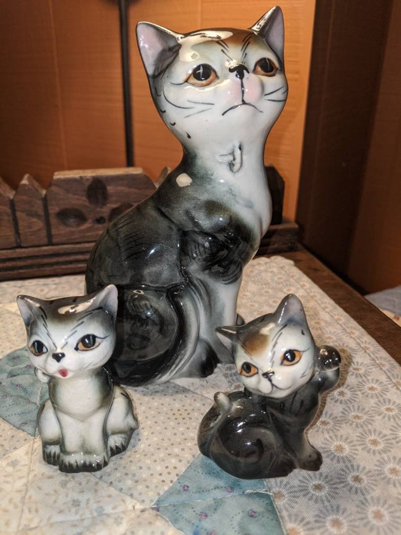 Vintage Ceramic Grey Cat Family Figurines made in Japan.