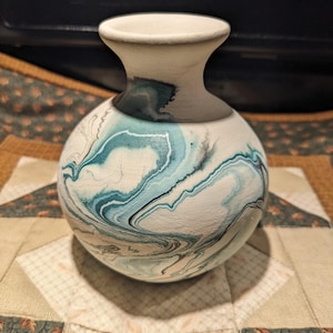 Nemadji 4" Green Swirl Pottery Vase.