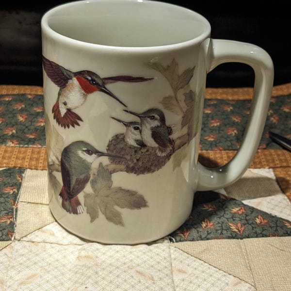 Taza de colibrí de Otagiri.