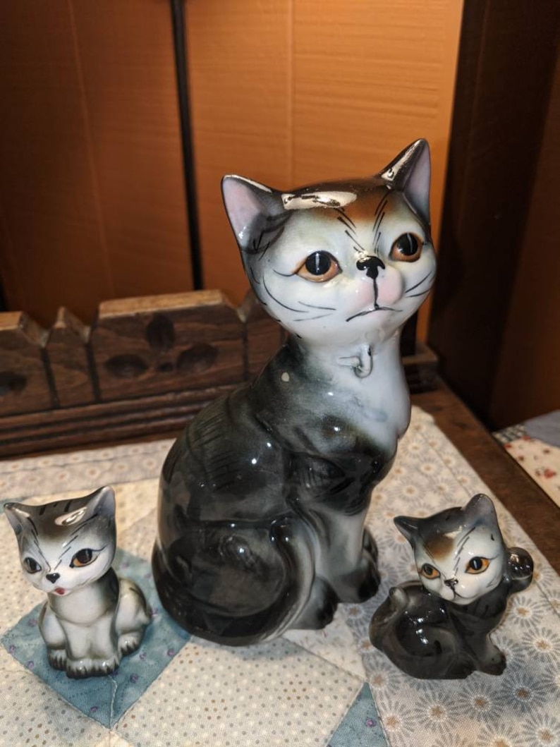 Vintage Ceramic Grey Cat Family Figurines made in Japan.