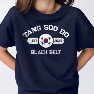 Kinder personalisierte Tang Soo Do Black Belt T-Shirt, individuelles Datum Kampfkunst T-Shirt für Kinder, Tang Soo Do Black Belt Geschenk Navy